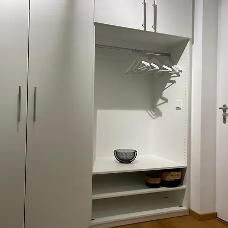 Modern Zentral Parkplatz Terasse Netflix Apartment *