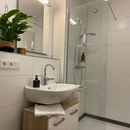 Apartment Modern Zentral Parkplatz Terasse Netflix Straubing