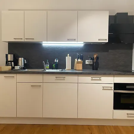 Apartment Modern Zentral Parkplatz Terasse Netflix Straubing